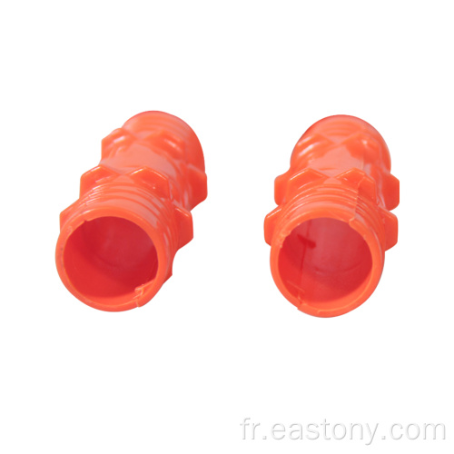 Tubes jouets pour 8 enfants parlant de formation